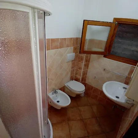Alojamento de Acomodação e Pequeno-almoço B&B La Caletta 2*